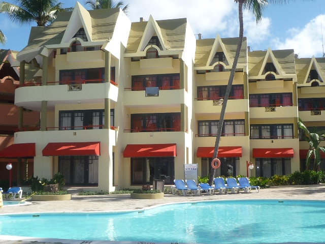 VICEMINISTRO INSTA MEJOREN INSTALACIONES HOTELERAS