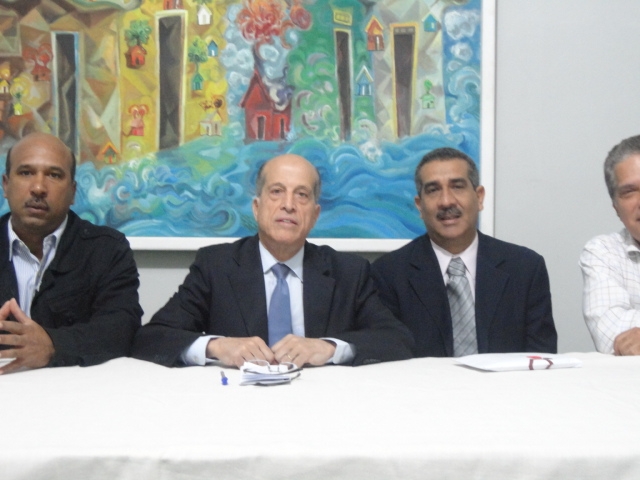 MAX PROPONE CREAR FONDO PAGO DE CESANTÍA
