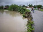 RÍO CAMÚ SALE CAUCE; PROVOCA INUNDACIONES BARRIOS MONTELLANO