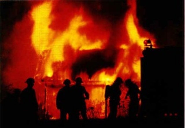 SNTP SOLICITA INVESTIGACIÓN INCENDIO CASA PERIODISTA EN MONTECRISTI