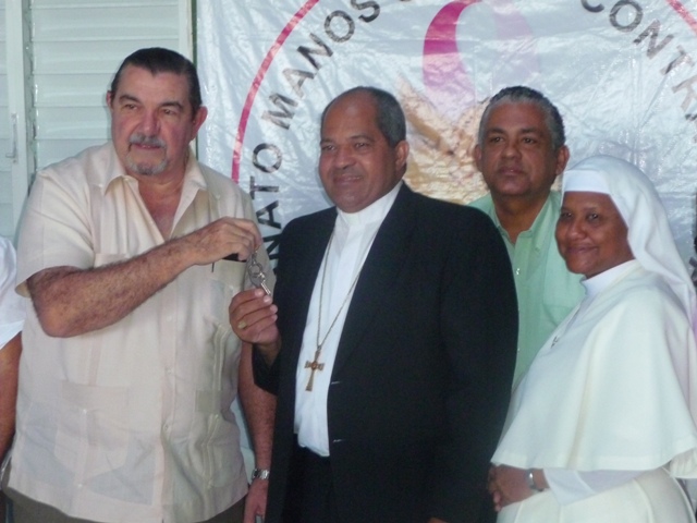 NANO ORTEGA DONA TERRENOS CONSTRUCCIÓN ONCOLÓGICO PUERTO PLATA