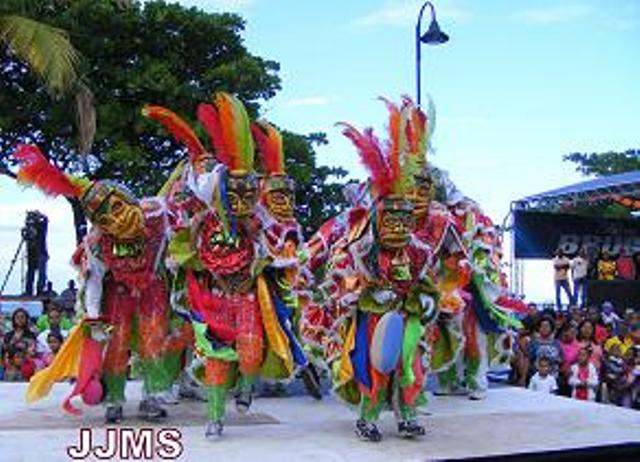 CABILDO APORTA 800 MIL PESOS CARNAVAL PUERTO PLATA