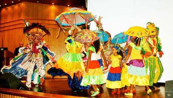 CARNAVAL ESCOLAR LLEGA URBANIZACIÓN GENERAL GREGORIO LUPERON