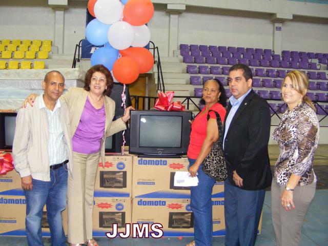 PLAN SOCIAL PRESIDENCIA ENTREGA DONATIVOS EN PUERTO PLATA