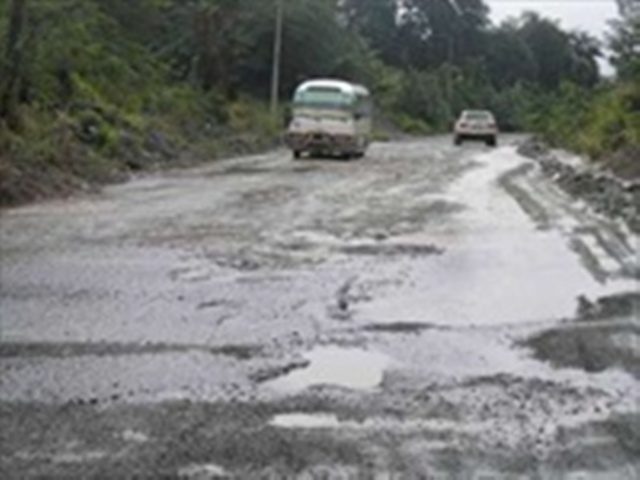 CARRETERA UNE IMBERT-GUANANICO PRESENTA CONDICIONES INSERVIBLES
