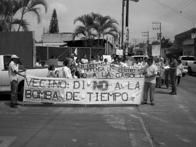 REALIZAN VIGILIA CONTRA INSTALACIÓN GASOLINERA EN LA JAVILLA    