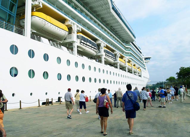 ACOSO MERMA LLEGADA CRUCEROS SAMANÁ