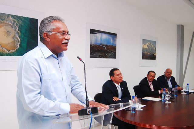 FIRMAN ACUERDO PRODUCCIÓN SOSTENIBLE CRIADORES CERDOS