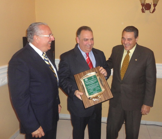 UCE RECONOCE LABOR CIENTÍFICA COMUNITARIA ANTÚN BATLE