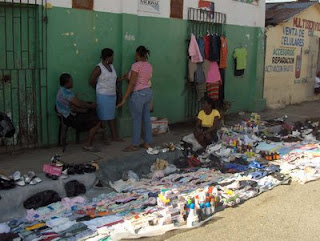 CRISIS MERMA VENTA MERCADO PULGAS EN IMBERT