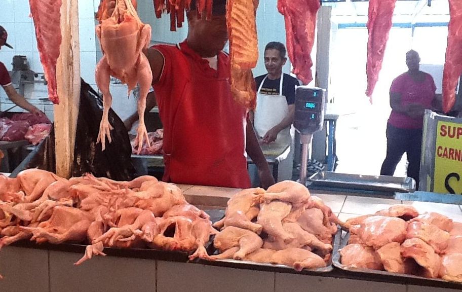 PUERTOPLATEÑOS BOICOTEAN  COMPRA POLLOS
