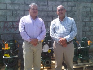 VICEMINISTRO DE TURISMO ENTREGA EQUIPOS CORAAPPLATA    