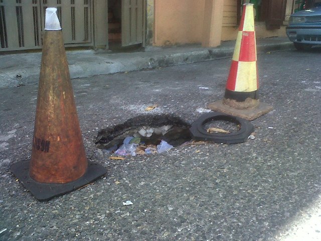 HOYO ENTRE LAS CALLES SÁNCHEZ, MELLA Y EMILIO PRUD HOMME REPRESENTA PELIGRO