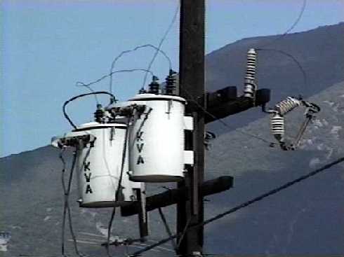ALTOS VOLTAJES DAÑAN EQUIPOS ELÉCTRICOS DIVERSOS BARRIOS