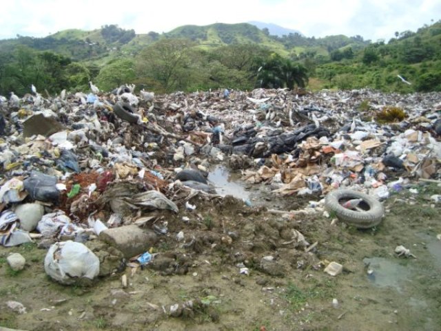 VERTEDERO MUNICIPAL: “BOMBA DE TIEMPO”