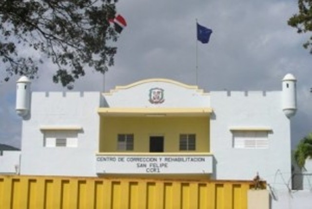 INAUGURAN BOTICA POPULAR CÁRCEL PÚBLICA PUERTO PLATA