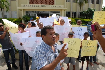 PROFESOR JOSÉ ARTILES CONDENA INSTALACIÓN DE ENVASADORAS DE GAS