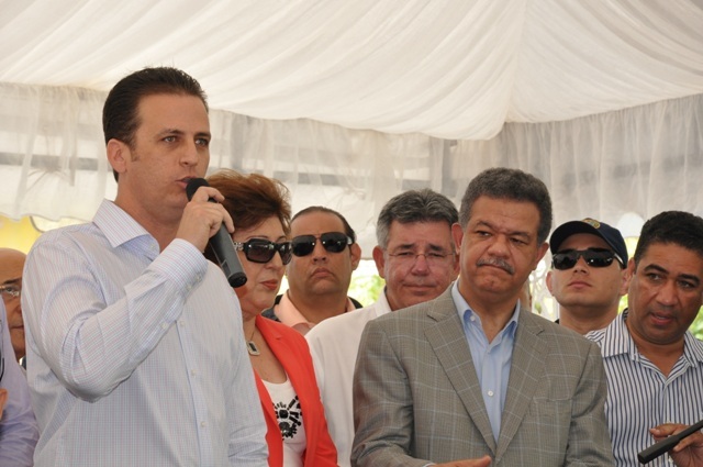 ALCALDE SOLICITA LEONEL FERNANDEZ OBRAS PARA PUERTO PLATA