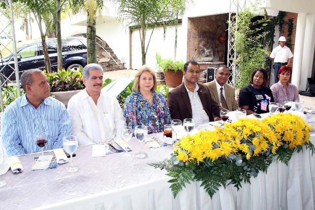 ABOGAN INGENIEROS UTILICEN MATERIALES BUENA CALIDAD EN CONSTRUCCIONES
