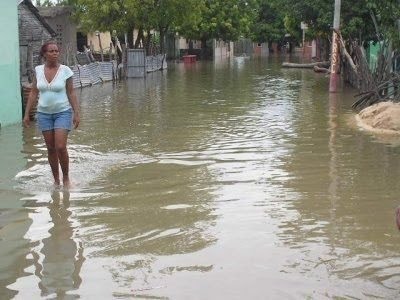 AUTORIDADES MUNICIPALES RECORREN SECTORES AFECTADOS INUNDACIONES