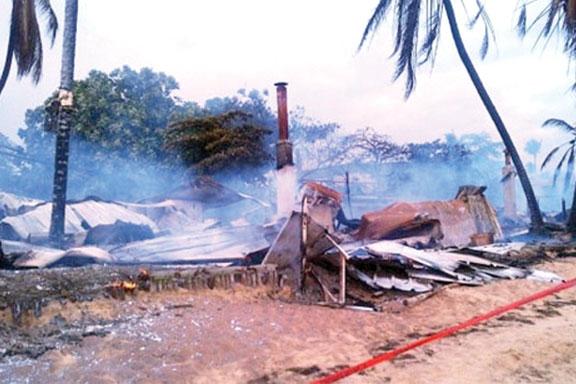 MINISTERIO TURISMO REEDIFICARÁ INCENDIADO “PUEBLITO PESCADORES” SAMANÁ