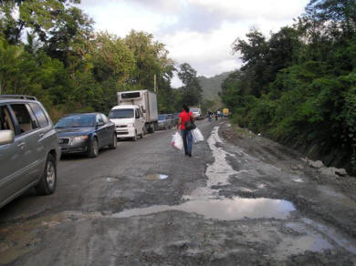 TRAMOS AUTOPISTA NAVARRETE-PUERTO PLATA PRESENTAN HUNDIMIENTO