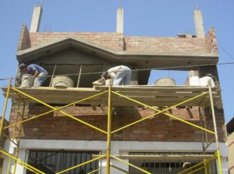 OBRERO HAITIANO SUFRE LESIONES TRAS CAER DE UN TERCER NIVEL
