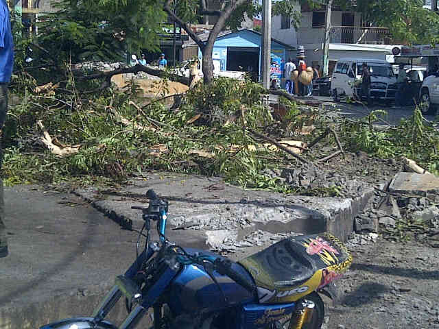 ALCALDÍA MUNICIPAL DISPONE REMOCIÓN PARQUE CALLE GREGORIO DE LORA