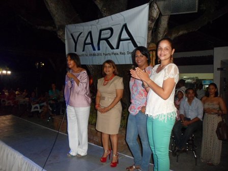 YARA BOUTIQUE REALIZA PASE DE MODA FEMENINA