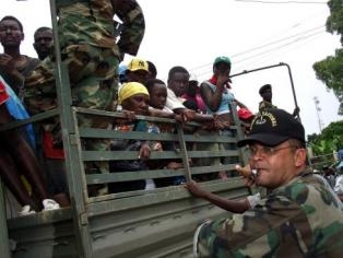 DENUNCIA HOSTIGAMIENTO CONTRA NACIONALES HAITIANOS  