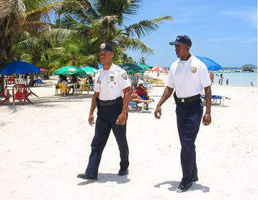POLITUR GARANTIZA SEGURIDAD TURISTAS VISITAN PUERTO PLATA