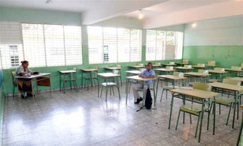 Estudiantes asisten manera tímida escuelas públicas