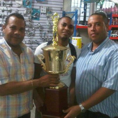 Dedicarán torneo baloncesto empresario Roquelito García