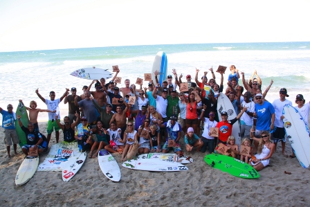 Premian Ganadores “Masters Surfing” Cabarete 