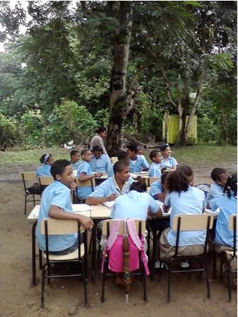 Escuela comunidad Montellano presenta malas condiciones