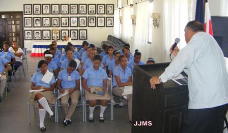 Inician ciclos charlas centros escolares públicos puerto plata