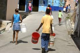 Escasez agua afecta barrios Puerto Plata