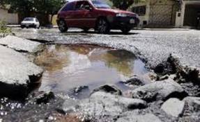 Se pierden miles de litros de agua potable por averías