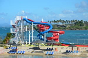Tobogán triple twister nueva atracción turística Ocean World