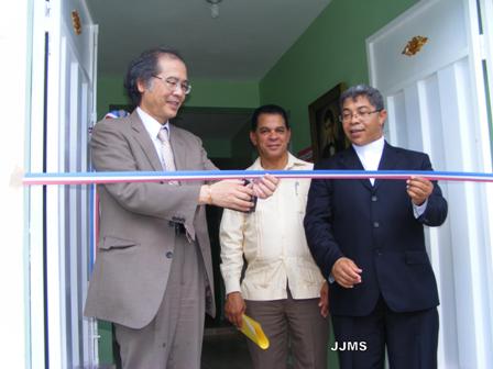Embajador japonés inaugura colegio comunidad Altamira