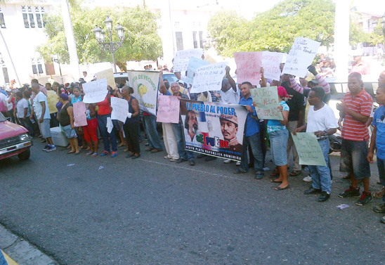 Movimiento social reclama termine arreglos calles Puerto Plata