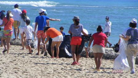 Recogen gran cantidad basura limpieza playas