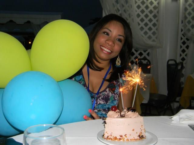 Periodista Anny Mariel Gómez está de cumpleaños