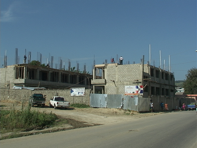 Avanzan trabajos construcción escuela Los Rieles II de San Marcos