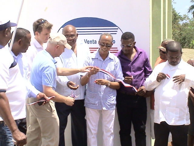 Instituciones inauguran acueducto comunitario en Los Caños de Maimón