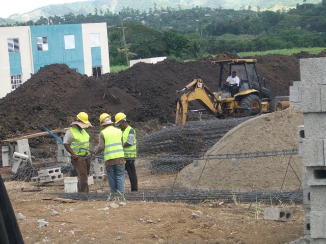 Gobierno inicia construcción de politécnico en Imbert para capacitar a jóvenes de esa región
