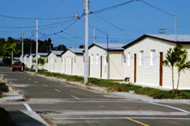 Residentes en urbanización de Montellano muestran alegría por asignación circuito eléctrico 24 horas