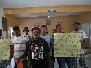Deportistas protestan encadenados en Alcaldía de Imbert exigiendo construcción de cancha
