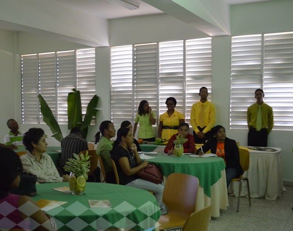 Estudiantes de PP realizan simposio en el CURA-UASD sobre Biotecnología y Alimentos Transgénicos