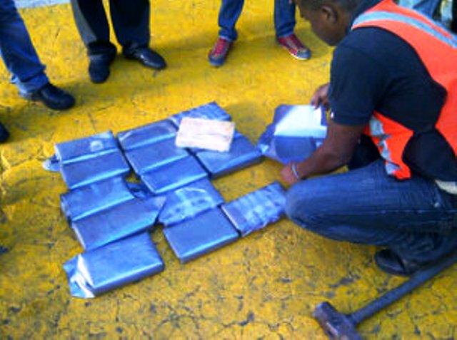 Decomisan 15 paquetes de cocaína en aeropuerto General Gregorio Luperón de PP